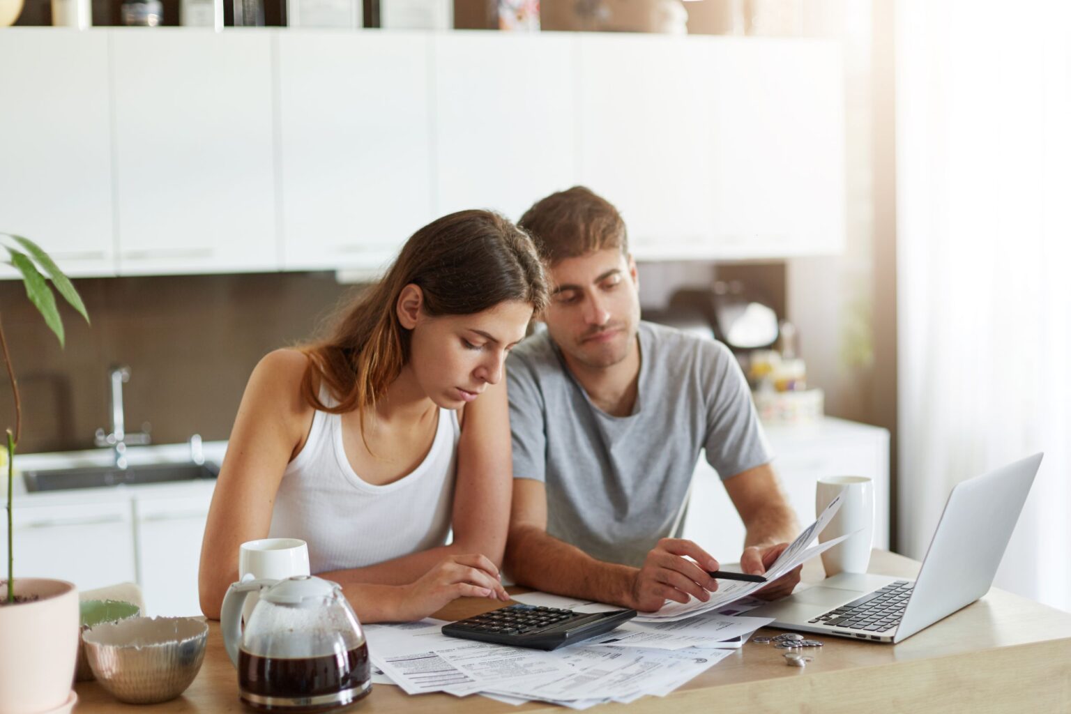 Cómo gestionar tu dinero cuando cobras más que tu pareja
