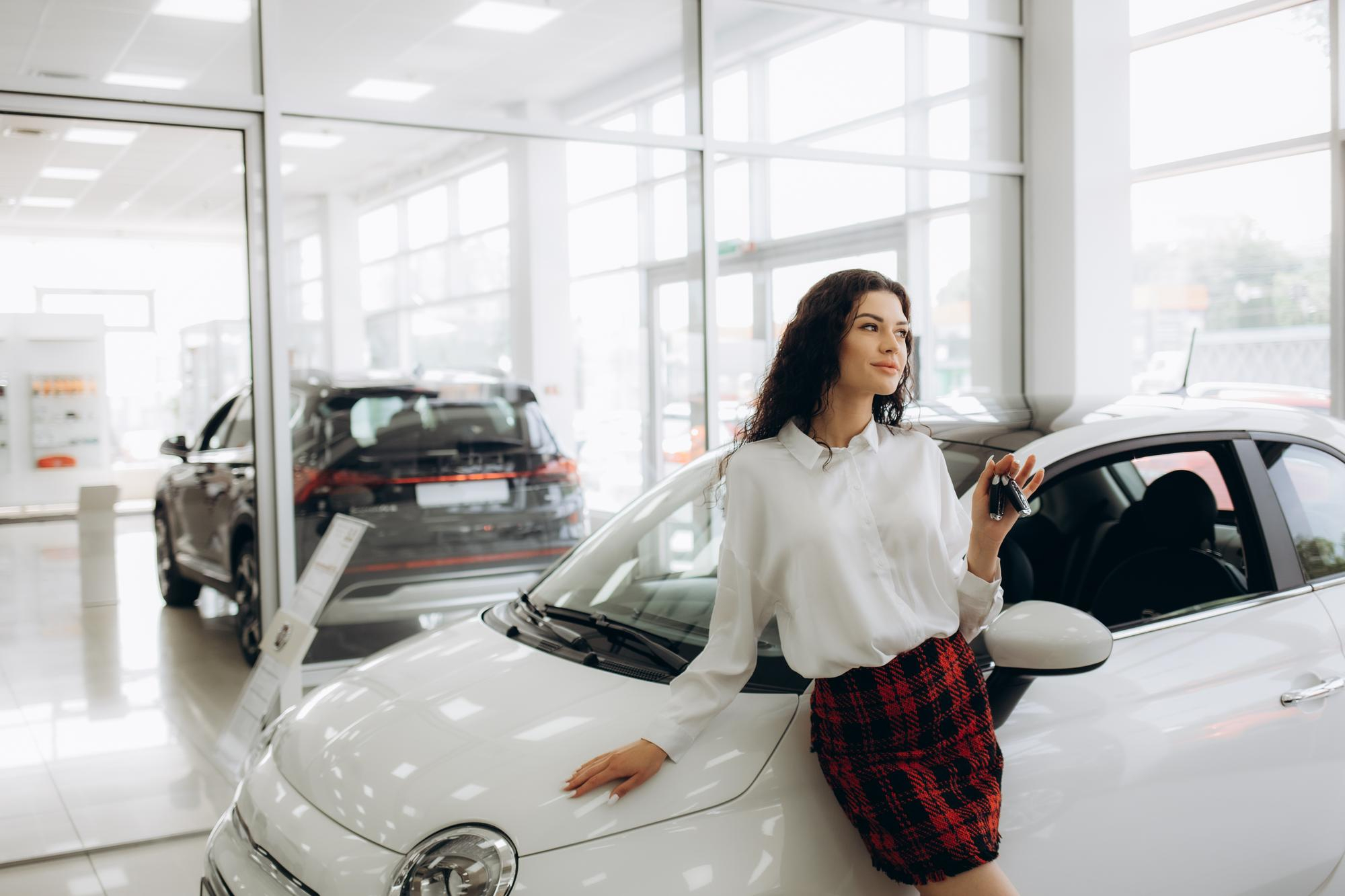 Quiero coche nuevo: ¿renting o comprar?