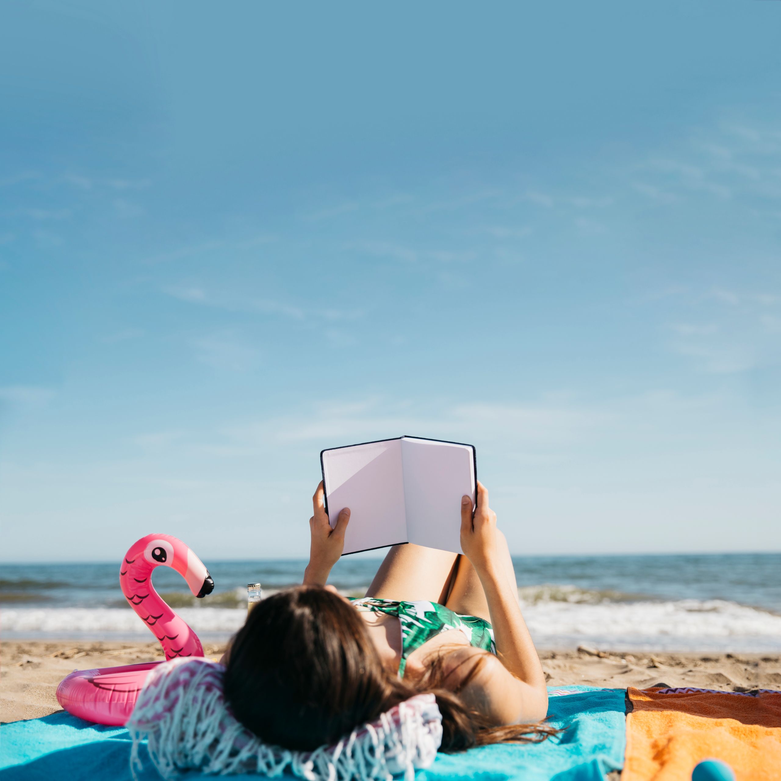 Los 10 Mejores Libros para Leer en la Playa este Verano
